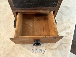 1901 Antique SUN MFG #1080 Pound Coffee Mill with Original Label, Dovetail Corners