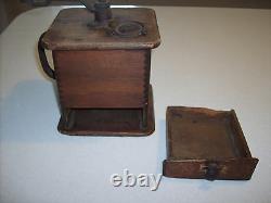 ANTIQUE LOGAN & STROBRIDGE WOOD & CAST iRON COFFEE GRINDER