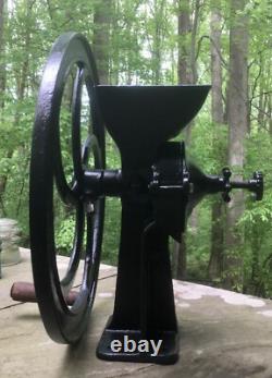 Antique American Stover No. 32 Cast Iron Grain, Corn & Coffee Burr Mill Grinder