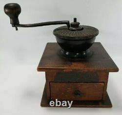 Antique Arcade MFG Co Favorite Mill No 700 Hand Crank Coffee Grinder c. 1900-20