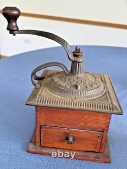 Antique Arcade Mfg. Co Imperial Coffee Grinder Mill #747 Ca 1888 Cast Iron Crank