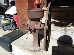 Antique Cast Iron No. 2 Wheel Stand Coffee Grinder Kitchen Country Decor Collect