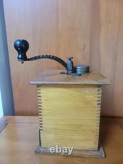 Antique Challenge Coffee Mill 1080 Sun Manufacturer Steel Alloy Buhrs USA READ