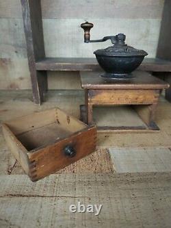 Antique Coffee Grinder Arcade MFG Co. Favorite Mill Hand Crank Coffee Grinder