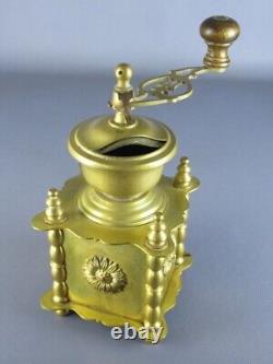 Antique Coffee Grinder With Crank Column Mill In BRASS And Wood XX Century