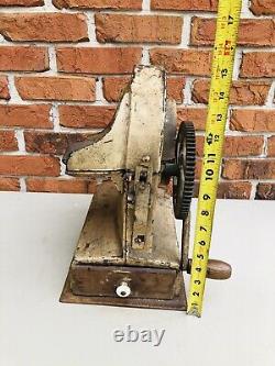 Antique Hand Crank Kitchen Grinder Cheese Grater Spice Coffee Grinder