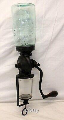 Antique LANDERS FRARY & CLARK Cast Iron UNIVERSAL No 24 Coffee Grinder ORIGINAL