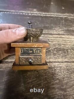 Antique Little Tot Arcade freeport Illinois Coffee Grinder