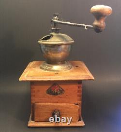 Antique PeDe Dienes Coffee Grinder Rare Well & Cover Design Great Patina c. 1920s