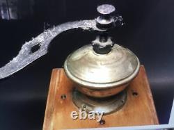 Antique PeDe Dienes Coffee Grinder Rare Well & Cover Design Great Patina c. 1920s