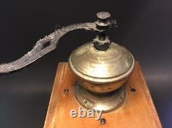 Antique PeDe Dienes Coffee Grinder Rare Well & Cover Design Great Patina c. 1920s