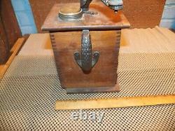 Antique SUN MFG No 1080 One Pound Coffee Mill w Original Label, Dovetail Corners