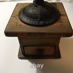 Antique Strobridge & Logan Wood & Cast iron Coffee Grinder Mill 1900