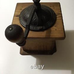 Antique Strobridge & Logan Wood & Cast iron Coffee Grinder Mill 1900