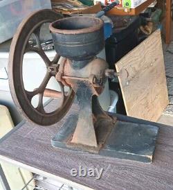 Antique Vintage Cast Iron Coffee / Corn Grinder Grain Mill No. 1 1/2