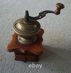 Antique/Vintage PeDe Patentamt Gestutzt Geschmirdet Werk Germany Coffee Grinder