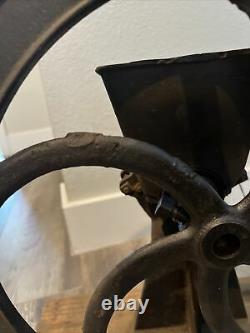 Antique cast iron Single Wheel No. 32 coffee grinder -vintage