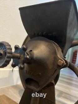 Antique cast iron Single Wheel No. 32 coffee grinder -vintage
