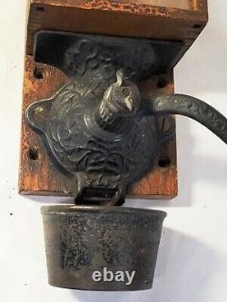 Antique vtg Arcade X-Ray COFFEE GRINDER Mill Wood Iron Glass Face Catch Cup Lid