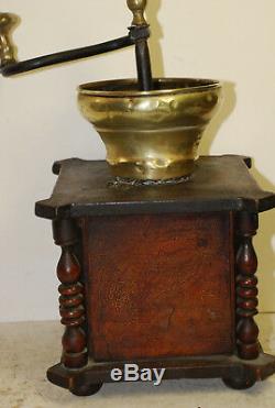 Antique wooden coffee grinder, all original, works fine, mid 19th century