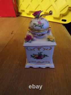 Choice Royal Albert Old Country Roses Misc. Itemstray/ornament/music box/TableC