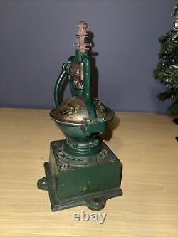 Collectable Large Vintage Antique Manual Heavy Coffee Grinder (97a)