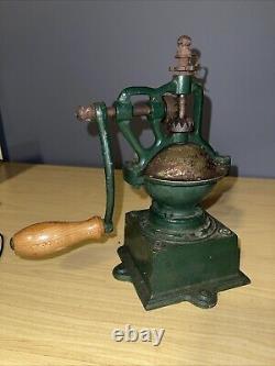 Collectable Large Vintage Antique Manual Heavy Coffee Grinder (97a)