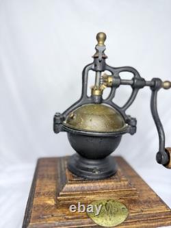 ITALIAN Caffé Coffee Grinder Vintage
