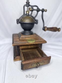 ITALIAN Caffé Coffee Grinder Vintage