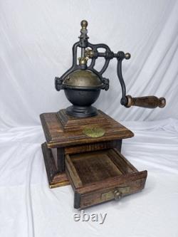 ITALIAN Caffé Coffee Grinder Vintage