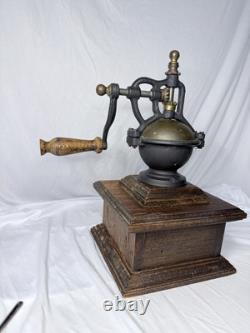 ITALIAN Caffé Coffee Grinder Vintage