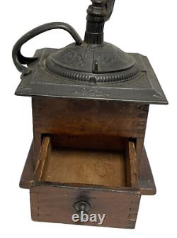 Imperial Arcade Mfg. Co. CF Grinder wood and cast iron in working order Antique