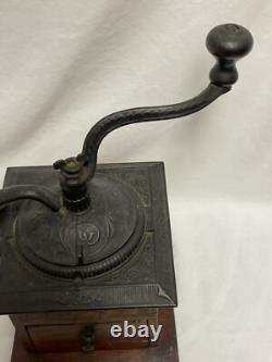 Imperial Arcade Mfg. Co. CF Grinder wood and cast iron in working order Antique
