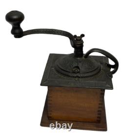 Imperial Arcade Mfg. Co. CF Grinder wood and cast iron in working order Antique