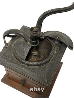 Imperial Arcade Mfg. Co. CF Grinder wood and cast iron in working order Antique