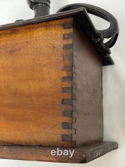 Imperial Arcade Mfg. Co. CF Grinder wood and cast iron in working order Antique