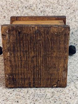 Manual Antique Coffee Grinding