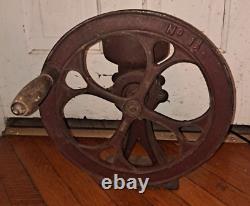 No. 1-1/2 antique coffee grinder burr grain mill 12 wheel cast iron GM 21 Gm 22