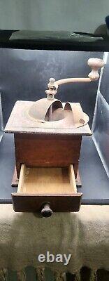 Old Antique Primitive Wooden Codde Grinder Early 20Th Working Condition