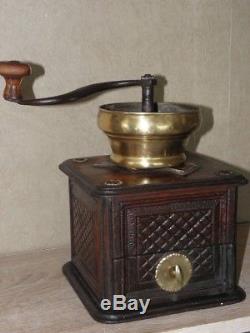 Primitive grinder mill Coffee wood antique old crank Kaffee moulin cafè wooden