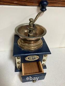 Rare Antique Kaffee Original Coffee Hand Crank Mill Grinder in Wood