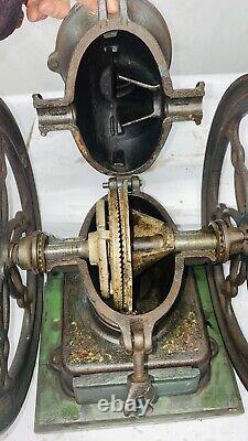 S. H. Koffee Krusher Antique Cast Iron Coffee Grinder Mill Simmons Hardware Blue