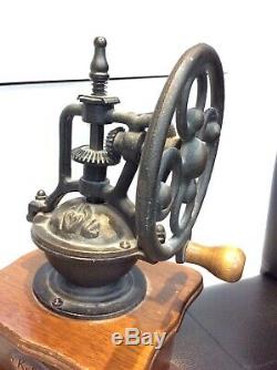 Spinning Wheel Detailed antique Table Coffee Grinder Kaffee With Draw Good