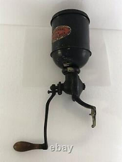 UNIVERSAL 014 COFFEE Mill GRINDER Antique pat 1905 LANDERS FRARY CLARK Conn USA