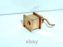 VINTAGE 10k YELLOW GOLD MOVEABLE COFFEE GRINDER CHARM