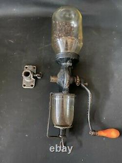 VINTAGE COFFEE GRINDER / MILL UNIVERSAL No 24. WALL MOUNT COMPLETE