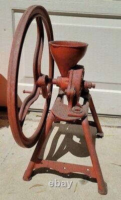 Vintage Antique Cast Iron Export Family Grist Mill Coffee/ Corn Grinder