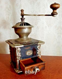 Vintage French coffee grinder 1930-40. France. Original. Work