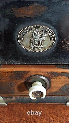 Vintage French coffee grinder 1930-40. France. Original. Work