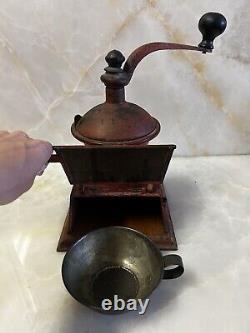 Vintage Grismold Grand Union Tea Co. Iron Coffee Grinder